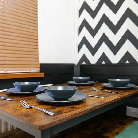 Broadway Belfast! Central Location! Sleeps 6! المظهر الخارجي الصورة