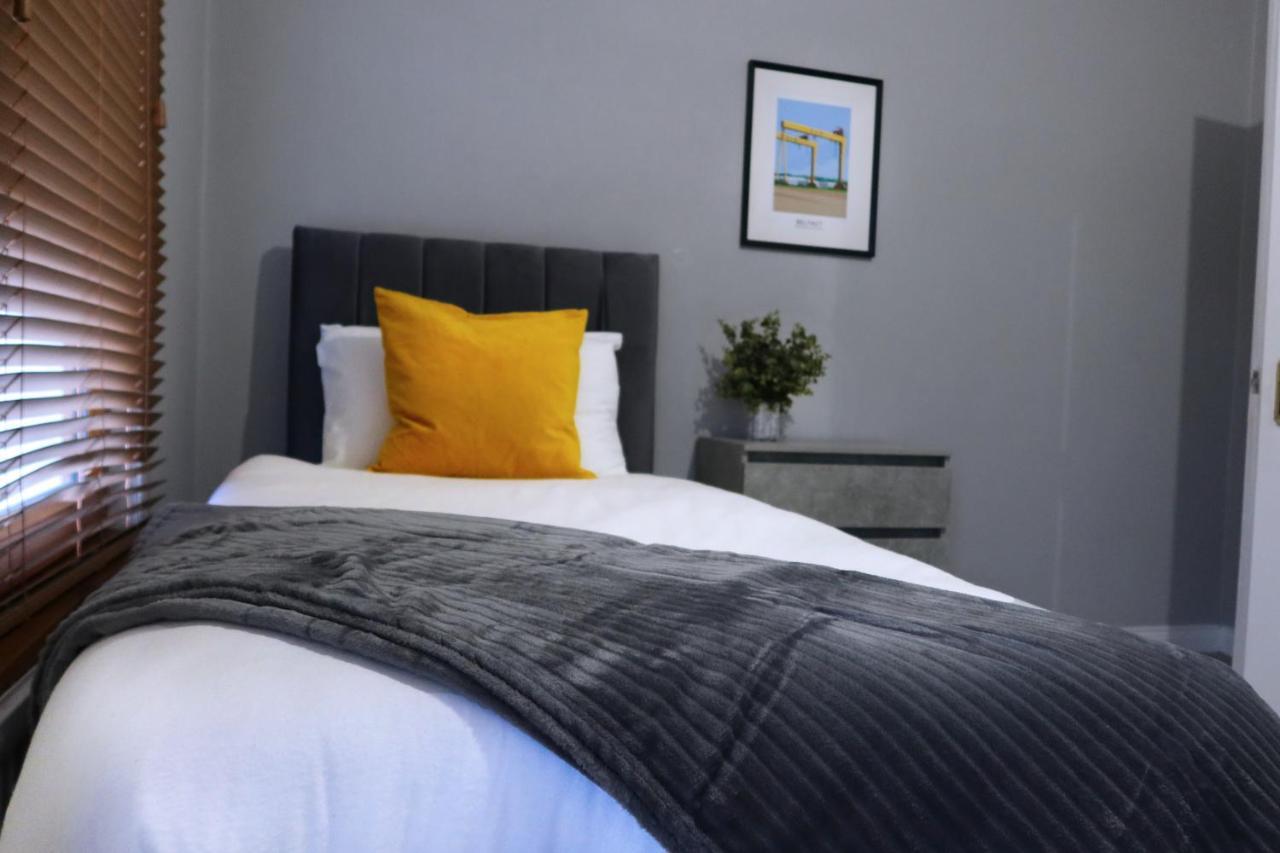 Broadway Belfast! Central Location! Sleeps 6! المظهر الخارجي الصورة