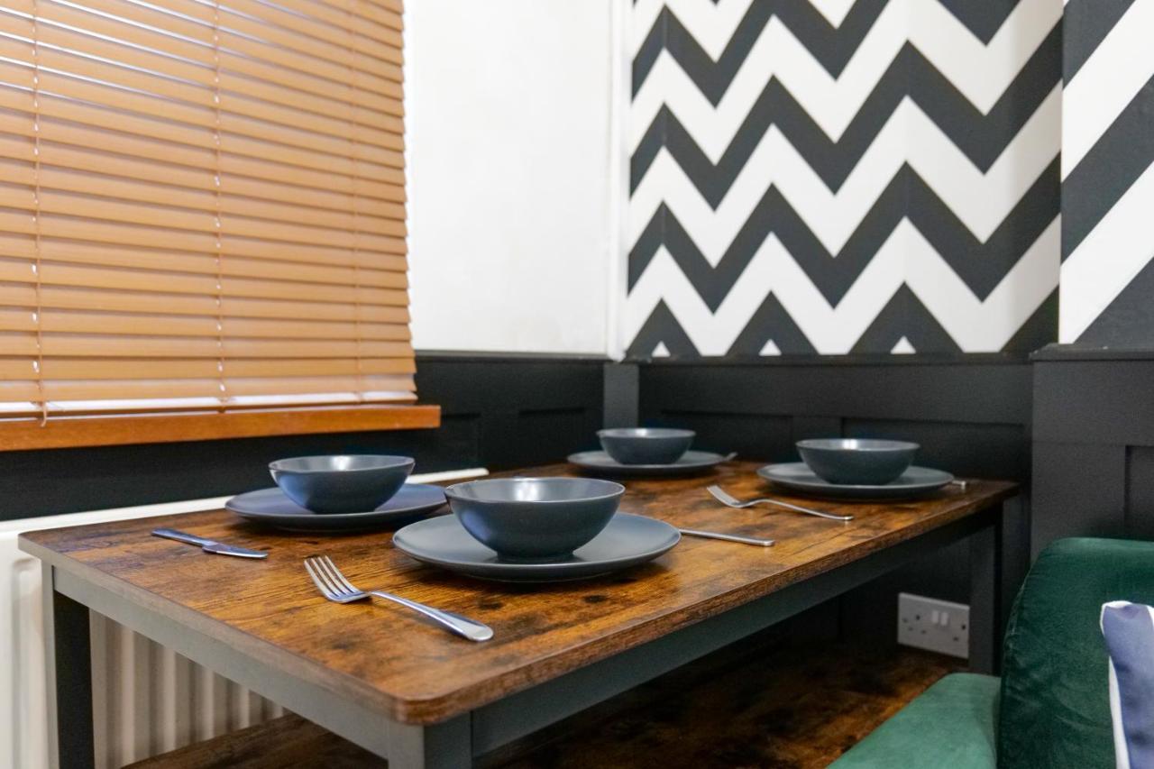 Broadway Belfast! Central Location! Sleeps 6! المظهر الخارجي الصورة