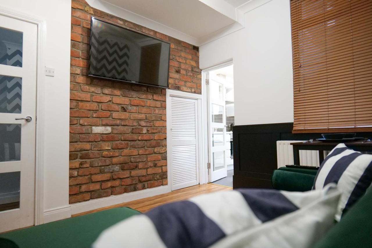 Broadway Belfast! Central Location! Sleeps 6! المظهر الخارجي الصورة