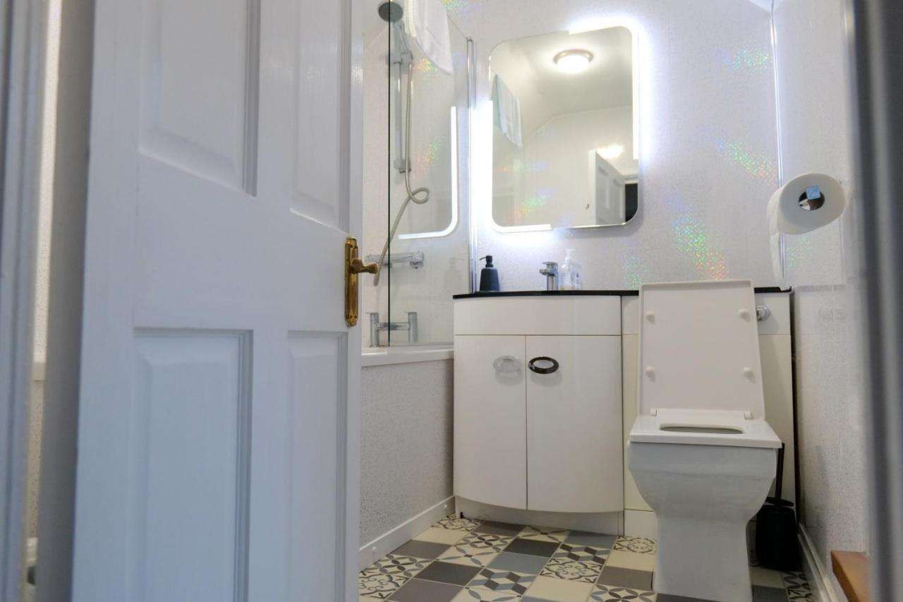 Broadway Belfast! Central Location! Sleeps 6! المظهر الخارجي الصورة